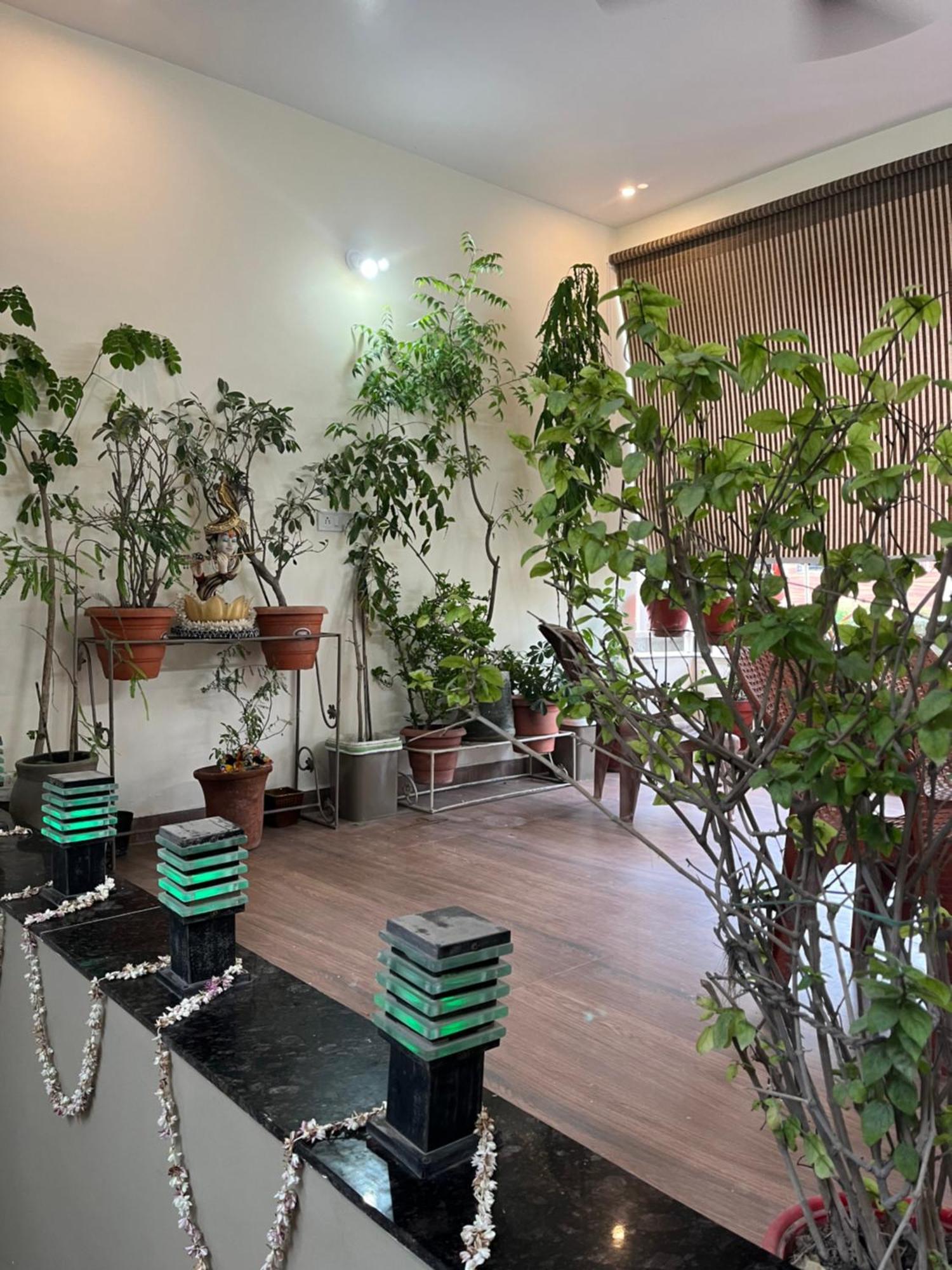 Hotel Shivashray Luxury Stays & Inn 乌贾因 外观 照片