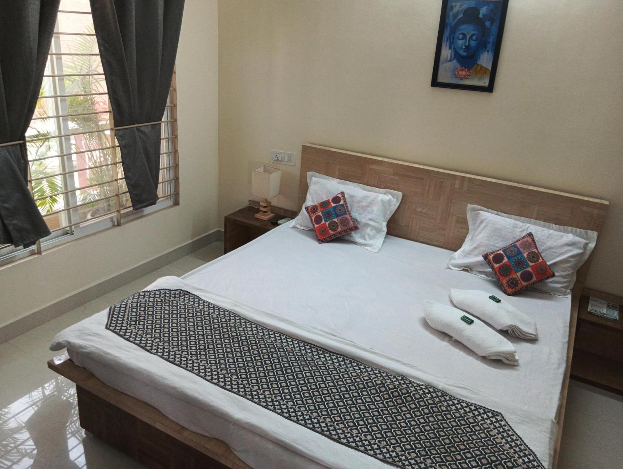 Hotel Shivashray Luxury Stays & Inn 乌贾因 客房 照片